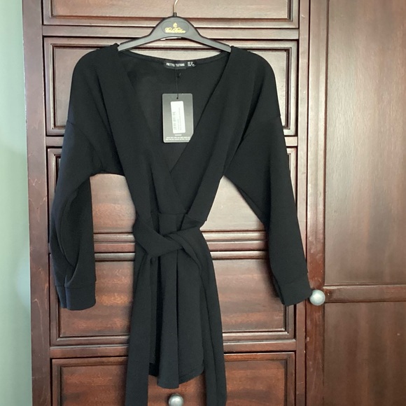 Prettylittlething black tie waist wrap blouse with sleeves NWTS - Picture 2 of 6